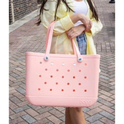 Original Large Bogg Bag - Bubblegum -Baccarat shop 277247441 4896871063701815 2590982844755856981 n 12202.1657057634